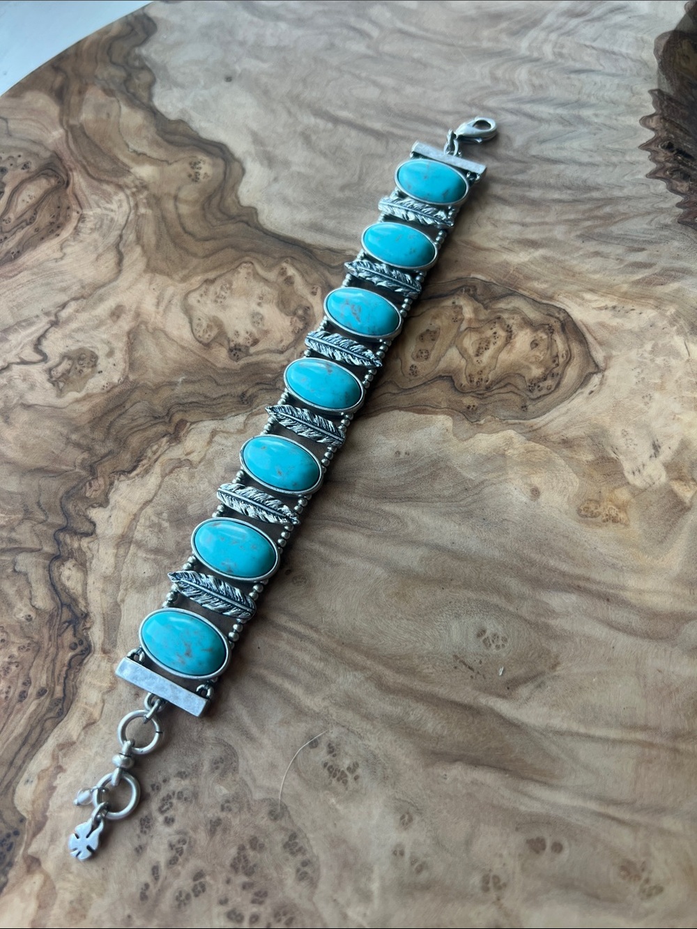 Lucky Brand Turquoise Stone Link Bracelet with Feather details: Silver